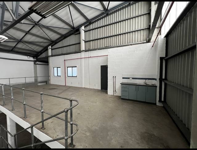401M² WAREHOUSE TO LET IN AIRPORT INDUSTRIA